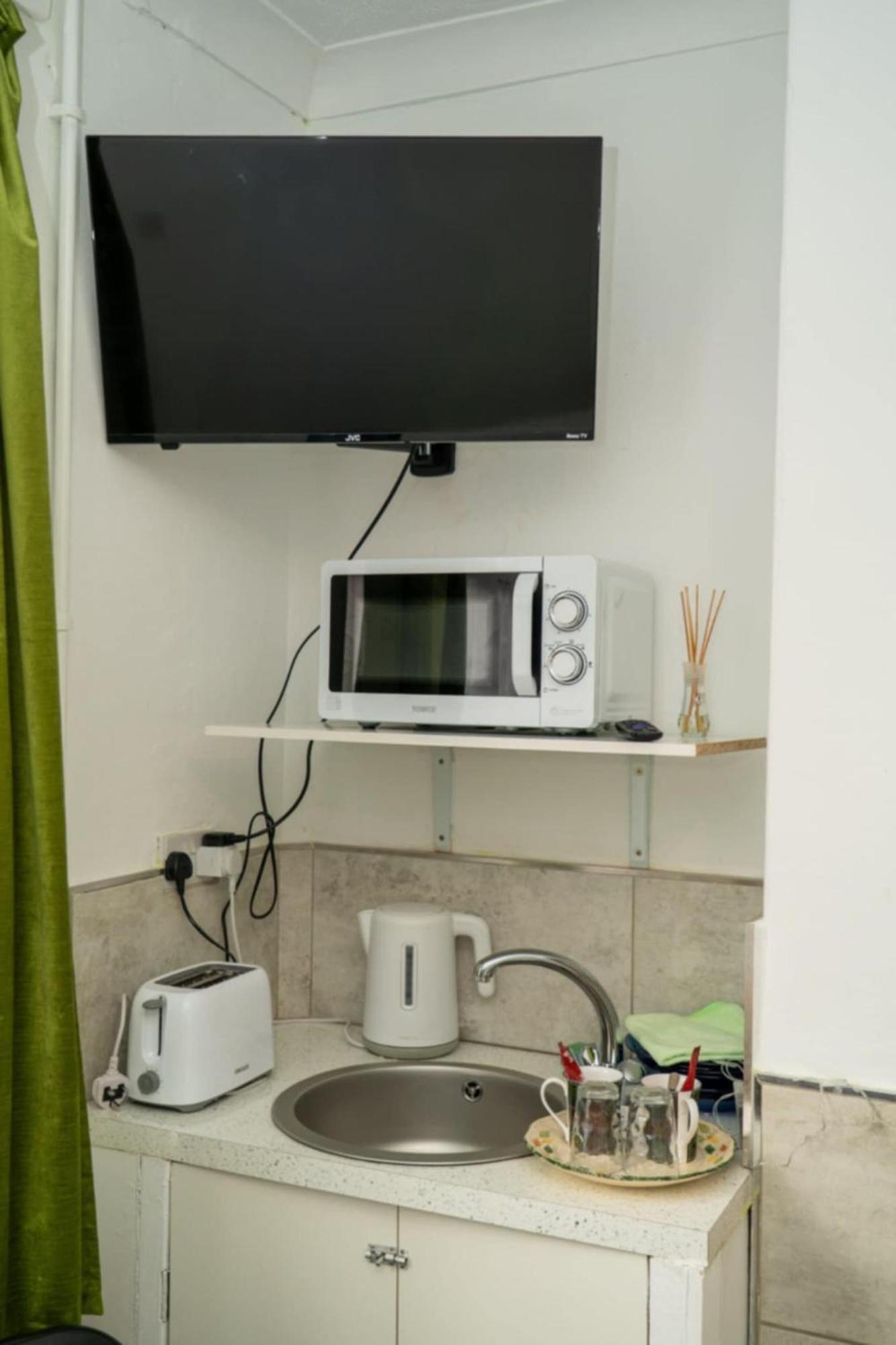 Amarillys Guest House Preston  Ngoại thất bức ảnh
