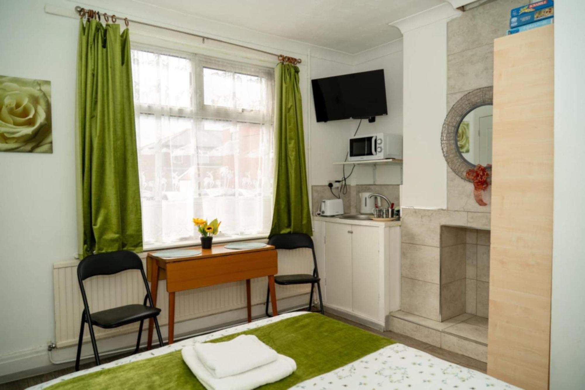Amarillys Guest House Preston  Ngoại thất bức ảnh